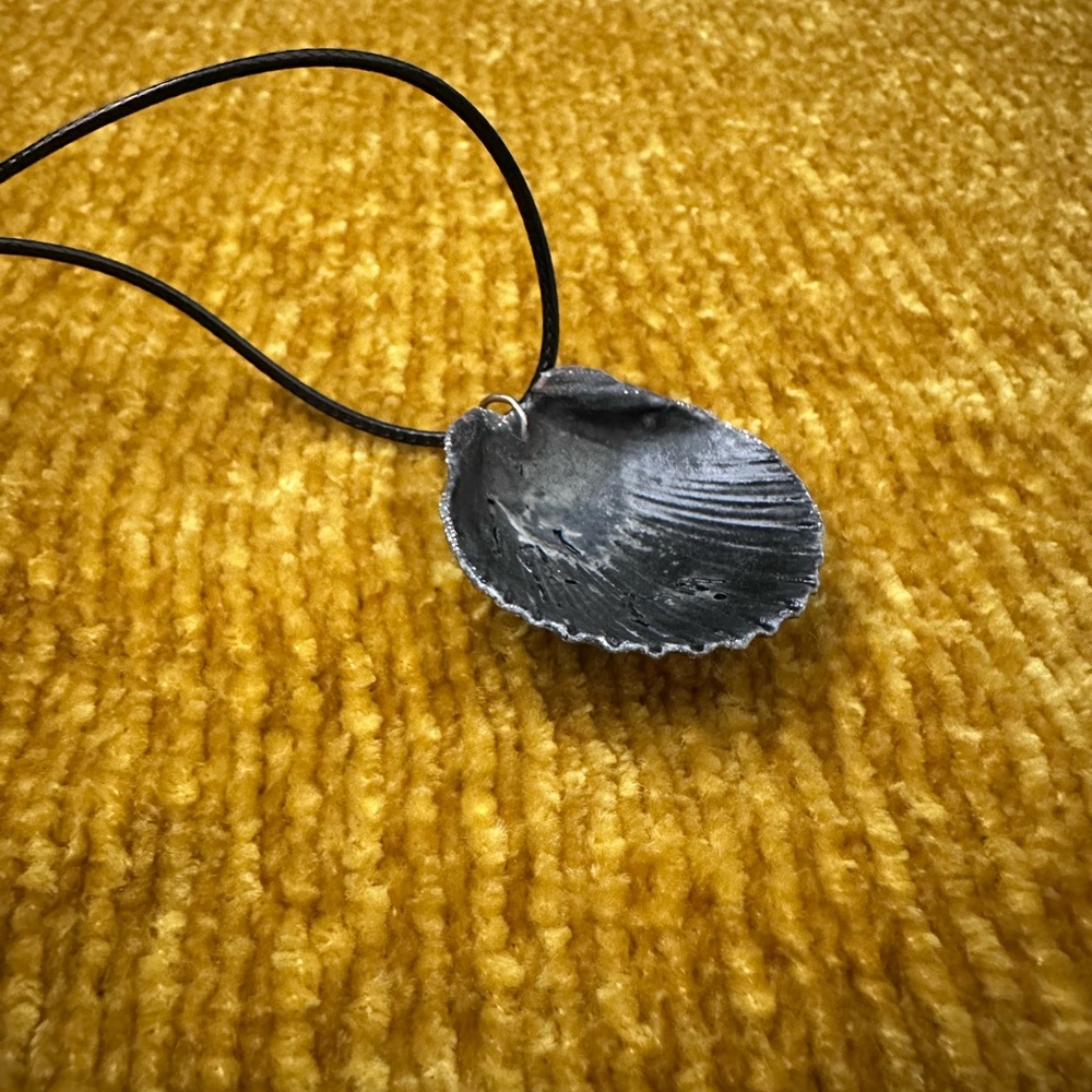 Handmade Shell Necklace 🐚 - Picture 4 of 4